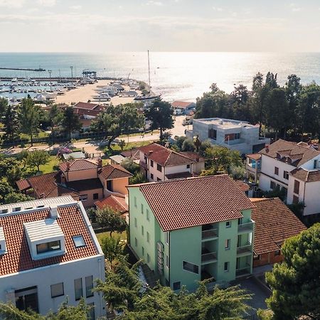 Andrea House With Apartments Умаг Экстерьер фото