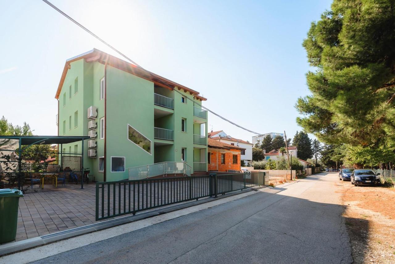 Andrea House With Apartments Умаг Экстерьер фото