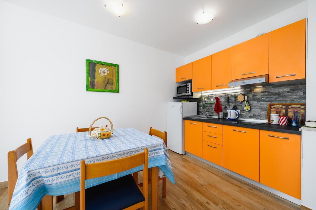 Andrea House With Apartments Умаг Экстерьер фото