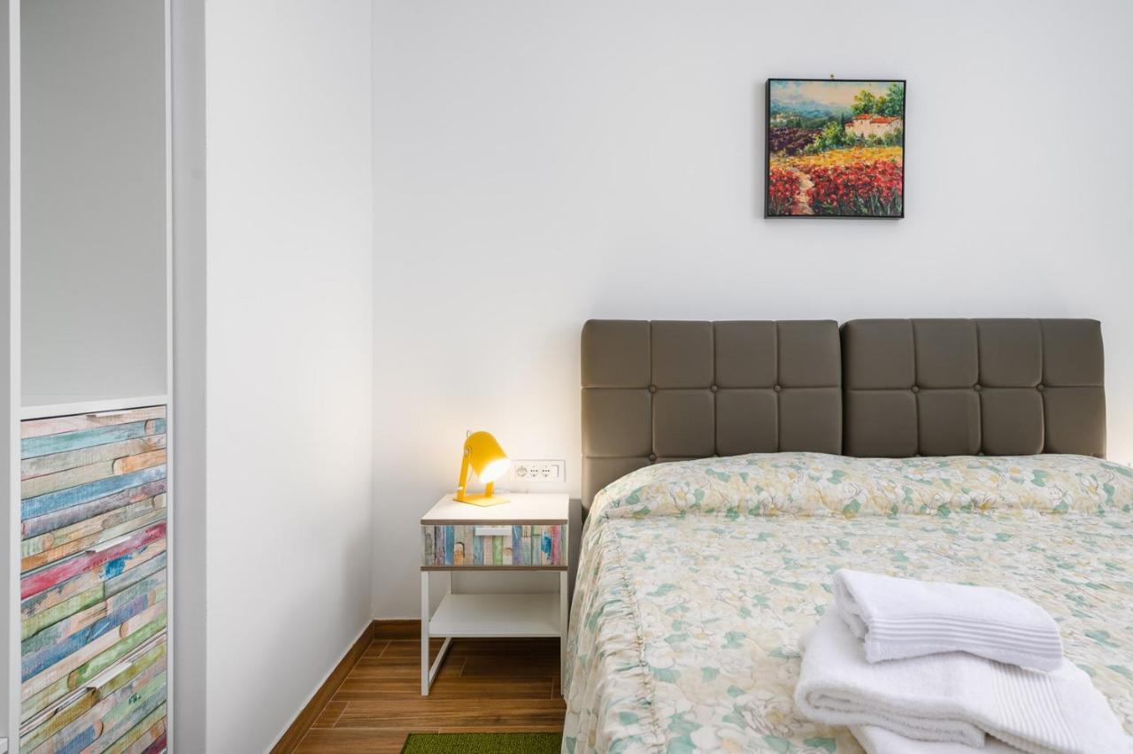 Andrea House With Apartments Умаг Экстерьер фото