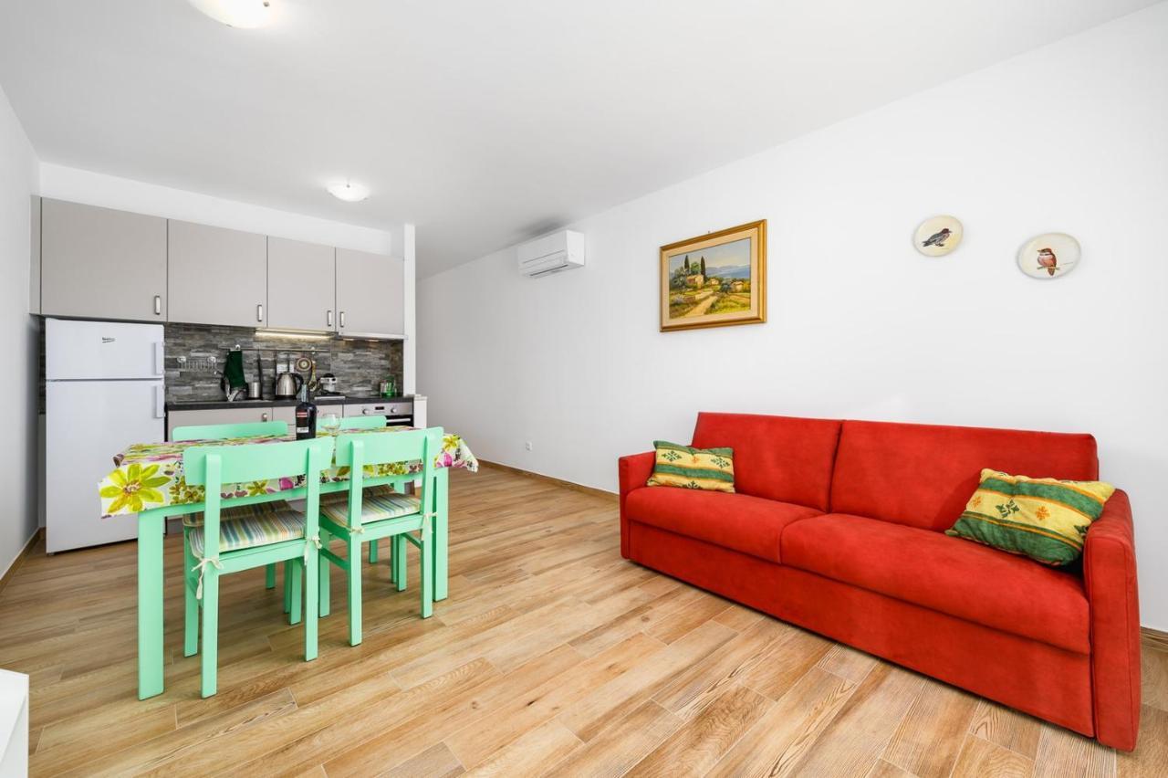 Andrea House With Apartments Умаг Экстерьер фото